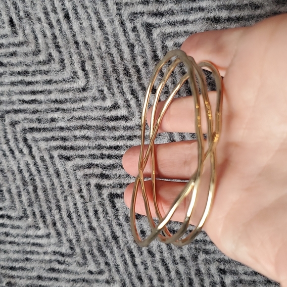 😸Free Add-on With Bundle - Bracelet - Picture 4 of 4